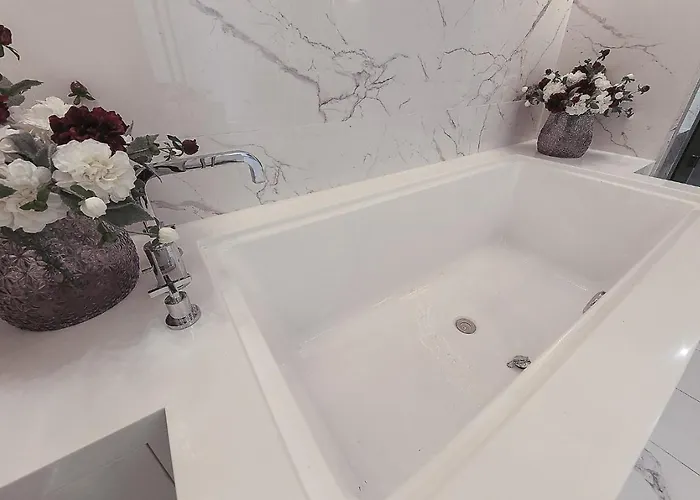 Cullinan Gaepo 3* Seoul